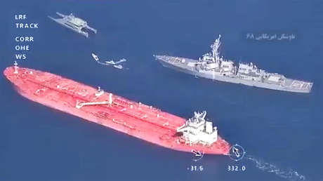 VIDEO: Buques y helicópteros de EE.UU. e Irán maniobran a corta distancia durante tensiones por un petrolero iraní en el golfo de Omán