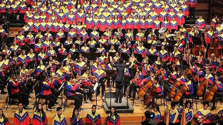 12.000 jóvenes músicos van por el récord Guinness de la «orquesta más grande del mundo» con un concierto en Venezuela