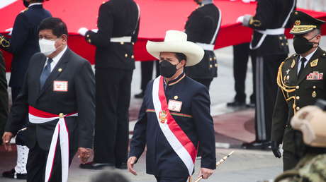 Castillo acepta la renuncia del ministro de Defensa de Perú, cuestionado por los presuntos ascensos irregulares en las Fuerzas Armadas