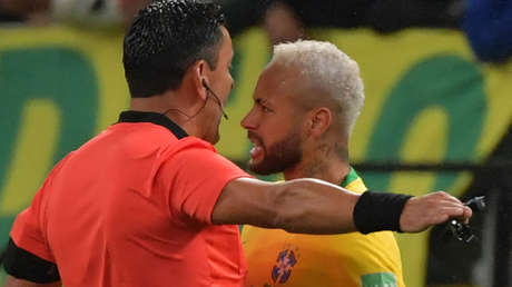 La Conmebol suspende al árbitro Roberto Tobar por poner en «riesgo el control del partido» al no expulsar a Neymar