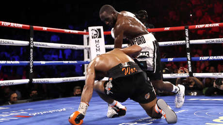 VIDEO: El huracán de golpes sin piedad con el que Crawford hizo historia al ‘ultimar’ a Porter para retener su campeonato mundial WBO del peso wélter