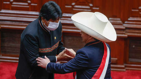 El Congreso de Perú declara a Evo Morales 'persona non grata' y el expresidente boliviano responde