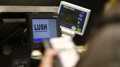 El director general de cosméticos Lush asegura estar «feliz de perder 13 millones de dólares» por abandonar las redes sociales