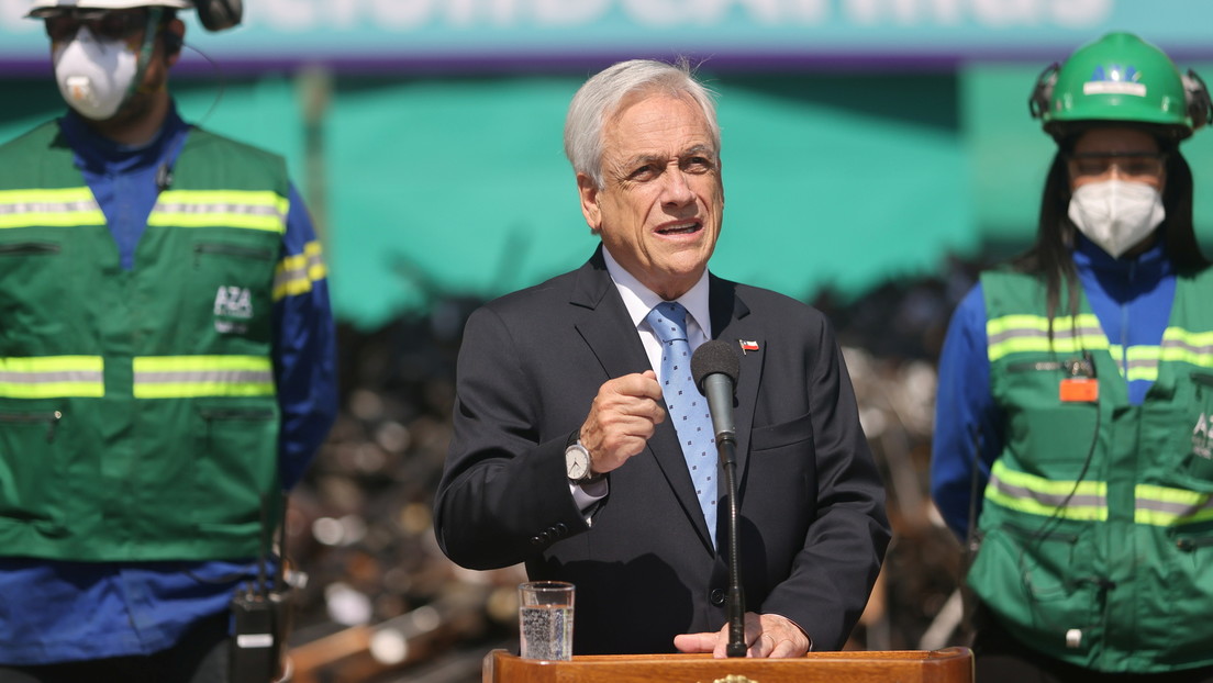 Piñera anuncia un proyecto de ley para extender la carrera de Carabineros en Chile y aumentarles el salario
