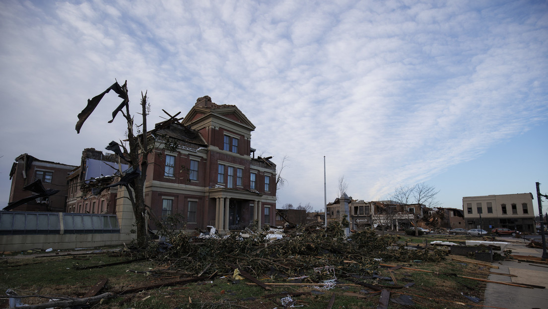 FOTOS, VIDEOS: El rastro apocalíptico dejado en Kentucky por el tornado que causó decenas de muertos