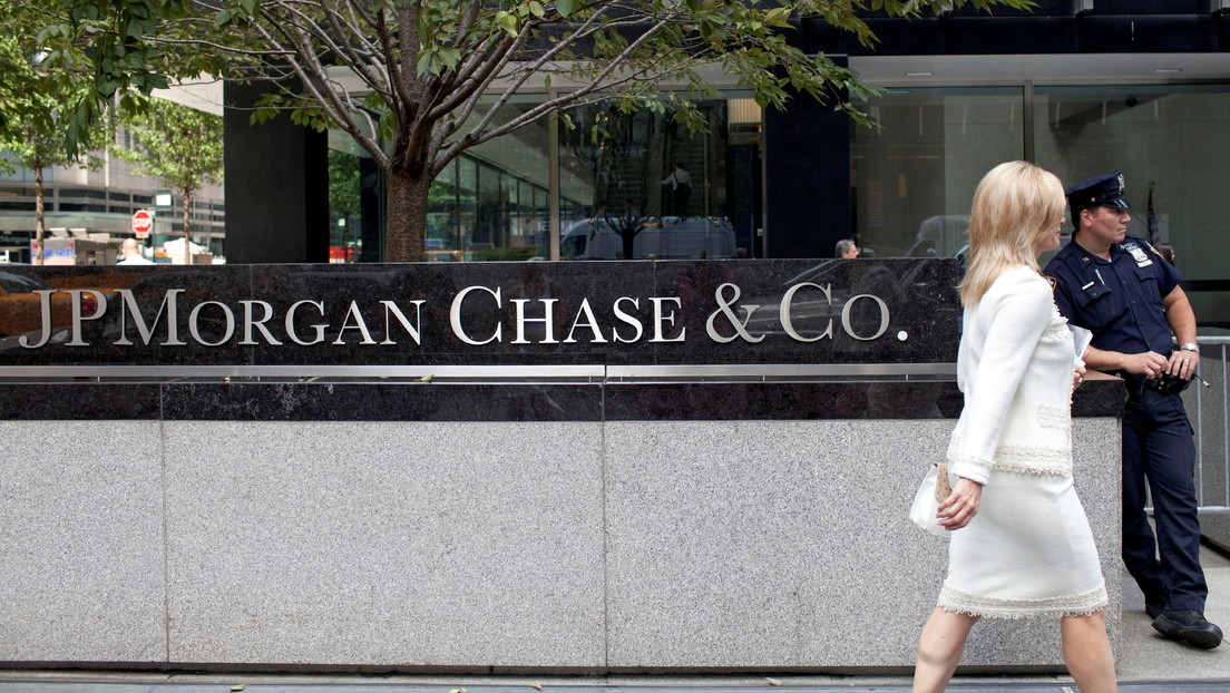 JPMorgan Chase fined $200 million for communicating with customers via WhatsApp and private devices