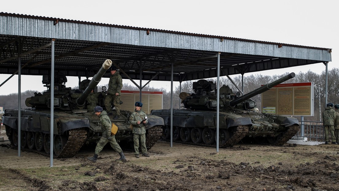 The Russian Defense Ministry has announced the withdrawal of more than 10,000 troops from areas near the Ukrainian border.