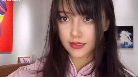 Una estudiante china finge ser una persona de la ‘alta sociedad’ y lleva un estilo de vida lujoso casi un mes sin gastar nada (VIDEO)