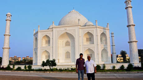 Un indio construye una réplica del Taj Mahal para su esposa