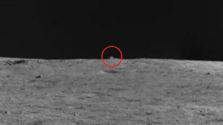 FOTO: El 'rover' chino Yutu-2 detecta una cabaña misteriosa con forma de cubo en el horizonte de la cara oculta de la Luna