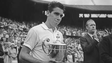 Fallece a los 83 años Manolo Santana, leyenda del tenis español