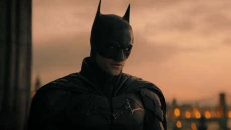 VIDEO: Lanzan un nuevo tráiler de ‘The Batman’ con Robert Pattinson en el que el guardián de Gotham City une sus fuerzas con la Gatúbela