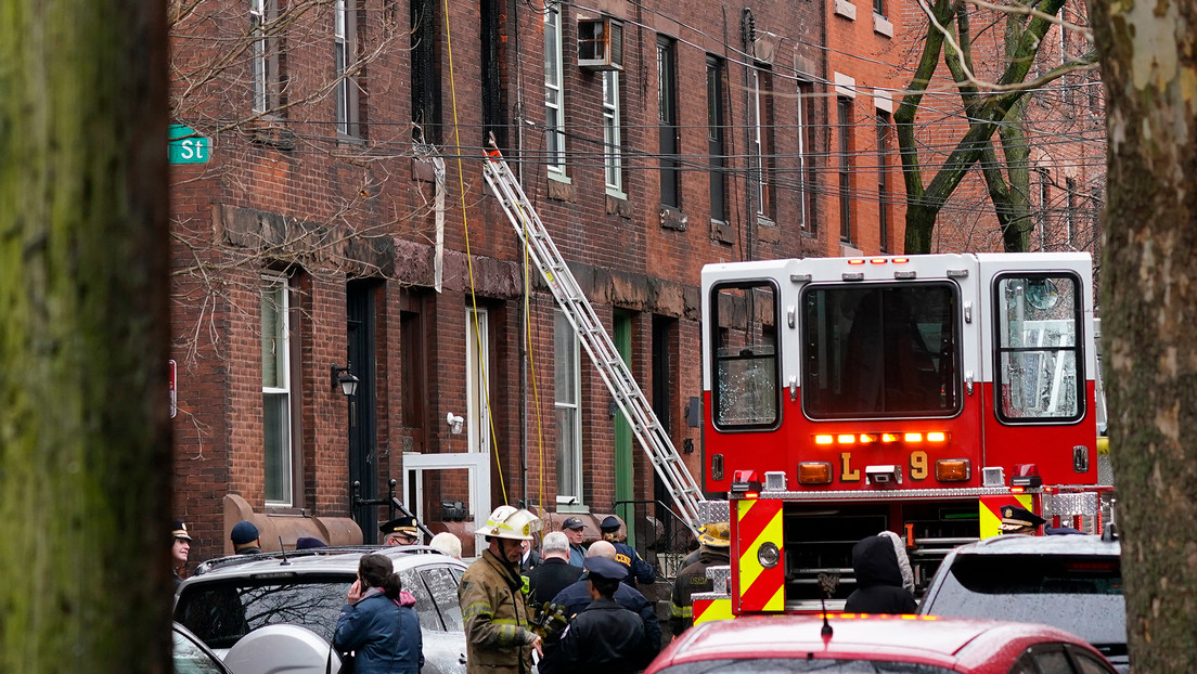Un incendio en una vivienda en Filadelfia deja al menos 12 muertos y dos heridos