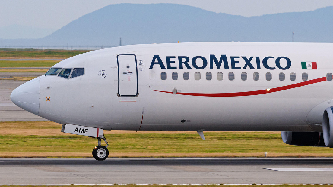 El contagio con covid-19 de más de 80 pilotos de Aeroméxico obliga a cancelar decenas de vuelos