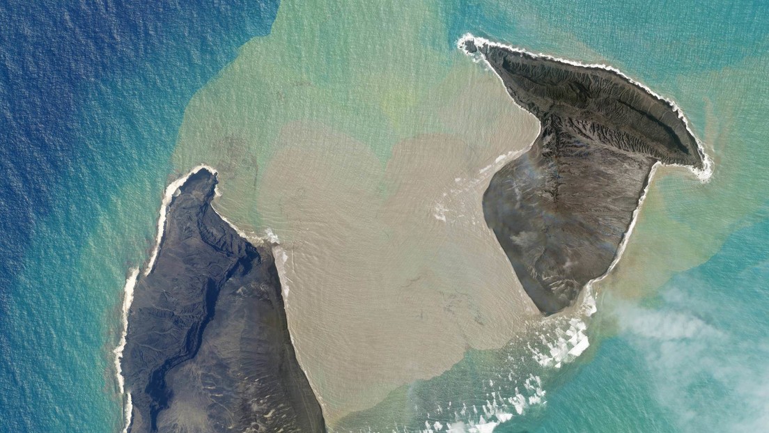 Letusan gunung berapi Tonga terlihat seperti "guntur yang parah" Di Fiji, lebih dari 800 kilometer jauhnya