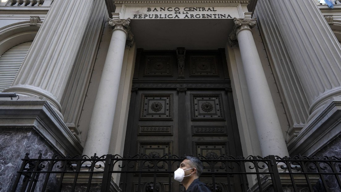 El Gobierno de Argentina aclara que le seguirá pagando su deuda al FMI mientras intenta llegar a un nuevo acuerdo