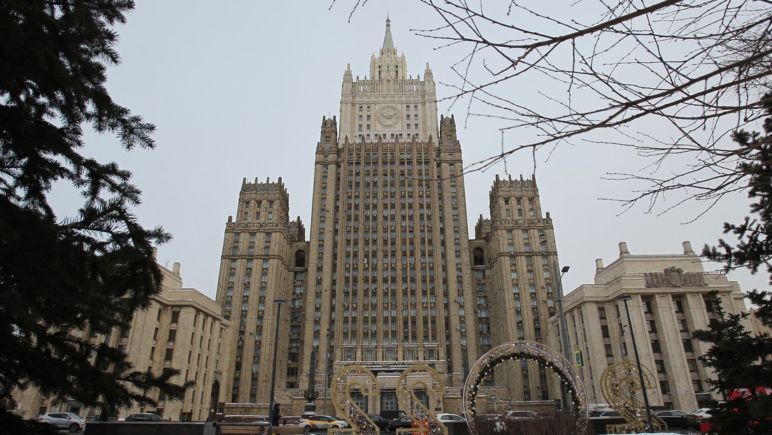 Cancillería rusa: Las relaciones entre Rusia y EE.UU. han llegado a un "punto peligroso y crítico"