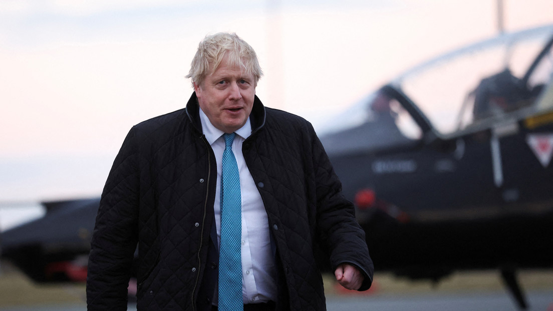 Johnson planea reforzar el contingente de la OTAN cerca de las fronteras de Rusia, pero a la vez dice que habría que mejorar las relaciones con Moscú