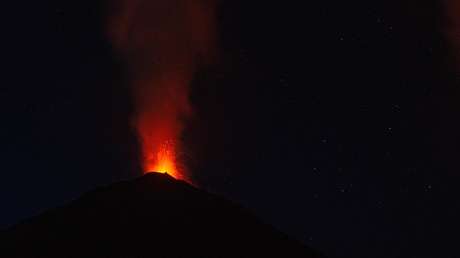 Registran lluvia ácida por primera vez en la historia de las islas Canarias tras la erupción del volcán en La Palma