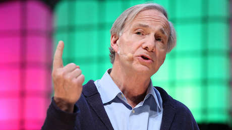 El multimillonario Ray Dalio recomienda a los inversores que hagan un hueco "razonable" al bitcóin en sus carteras