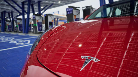 Un ‘hacker’ dice haber logrado «controlar remotamente más de 25 autos Tesla en 13 países sin que los propietarios lo sepan»
