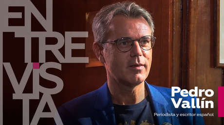 Pedro Vallín, periodista y escritor español: "En España el eje político se ha desplazado mucho a la derecha"