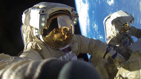 EN VIVO: Cosmonautas rusos de la EEI realizan la primera caminata espacial del año