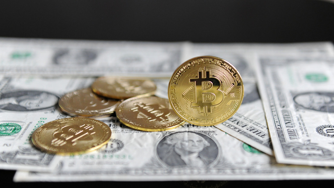 Billionaire Charlie Munger: "I wish bitcoin had been banned immediately"