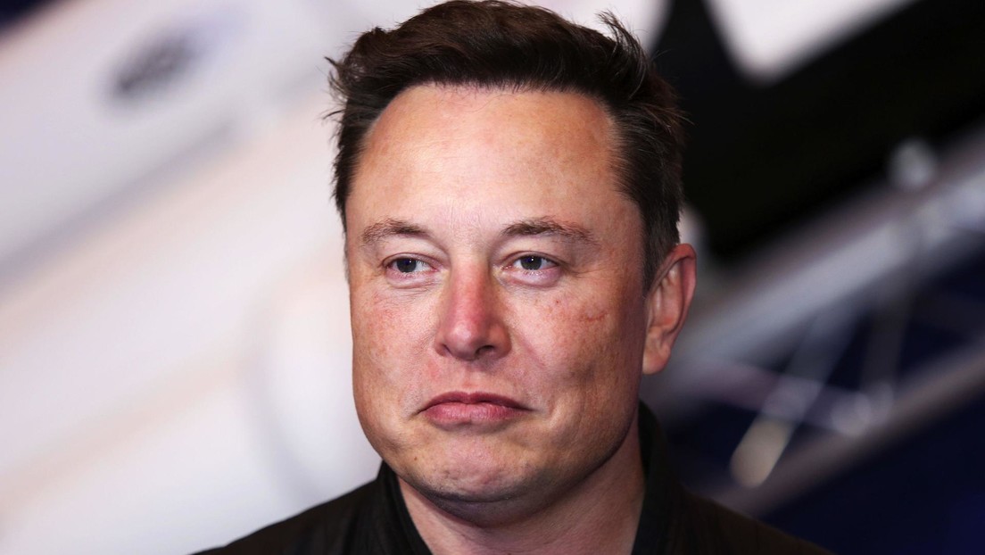 Musk publica un meme que compara al primer ministro de Canadá con Hitler