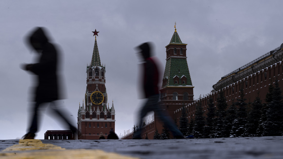 El Kremlin destaca que las conversaciones de los líderes occidentales con Putin sobre la situación en Ucrania contrastan con la "histeria" mediática