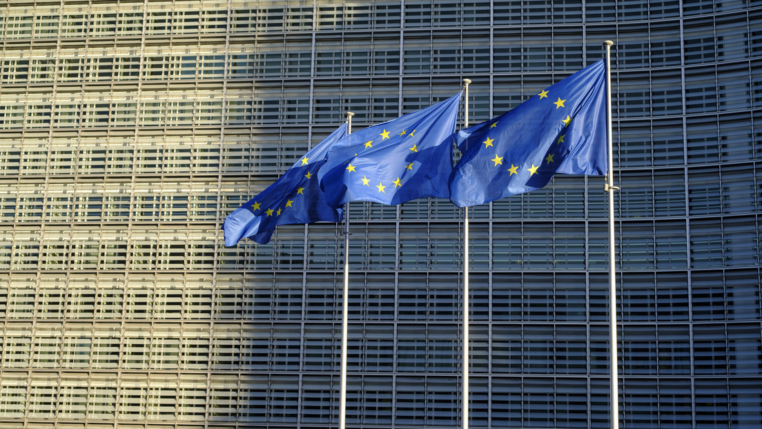 La Comisión Europea propone prohibir en la Unión Europea las emisiones de RT,  Sputnik y sus filiales - RT