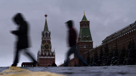 El Kremlin destaca que las conversaciones de los líderes occidentales con Putin sobre la situación en Ucrania contrastan con la «histeria» mediática