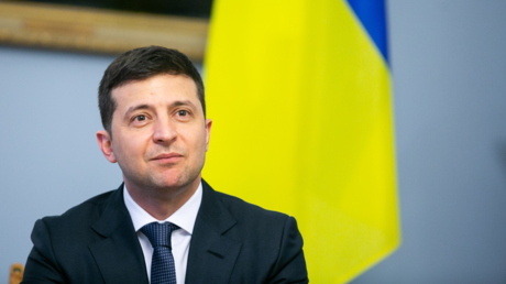 Zelenski declara que "no hay razones para acciones caóticas" y que Ucrania es "fiel al camino diplomático"