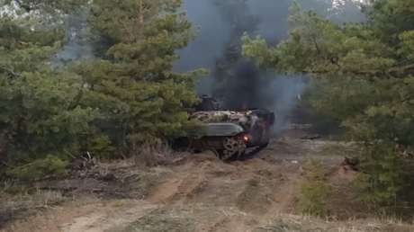 VIDEO: Muestran los vehículos de combate ucranianos destruidos tras violar la frontera rusa