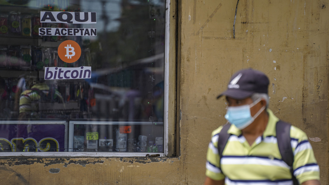 Números verdes, manejos grises: ¿qué ha pasado en El Salvador seis meses después de la apuesta de Bukele por el bitcóin?