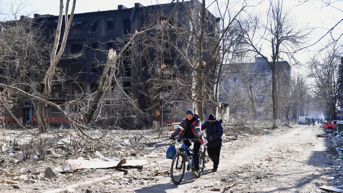 Rusia acusa a los nacionalistas ucranianos de la catástrofe humanitaria en Mariúpol y les insta a deponer las armas y salir de la urbe