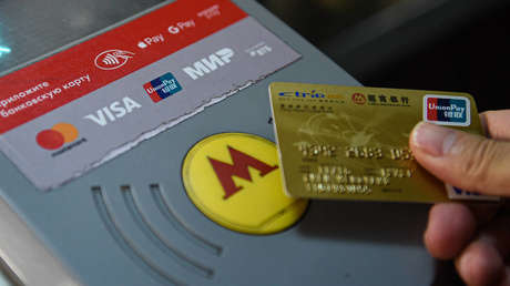 Bancos rusos empezarán a emitir tarjetas con el sistema de pagos chino UnionPay