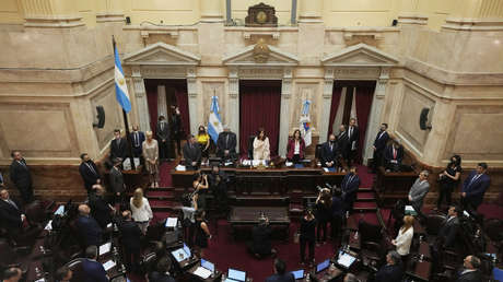 El Congreso de Argentina aprueba la renegociación de la deuda con el FMI en medio de una gran tensión social