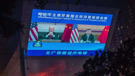 Una presentadora china ironiza sobre las conversaciones entre Joe Biden y Xi Jinping