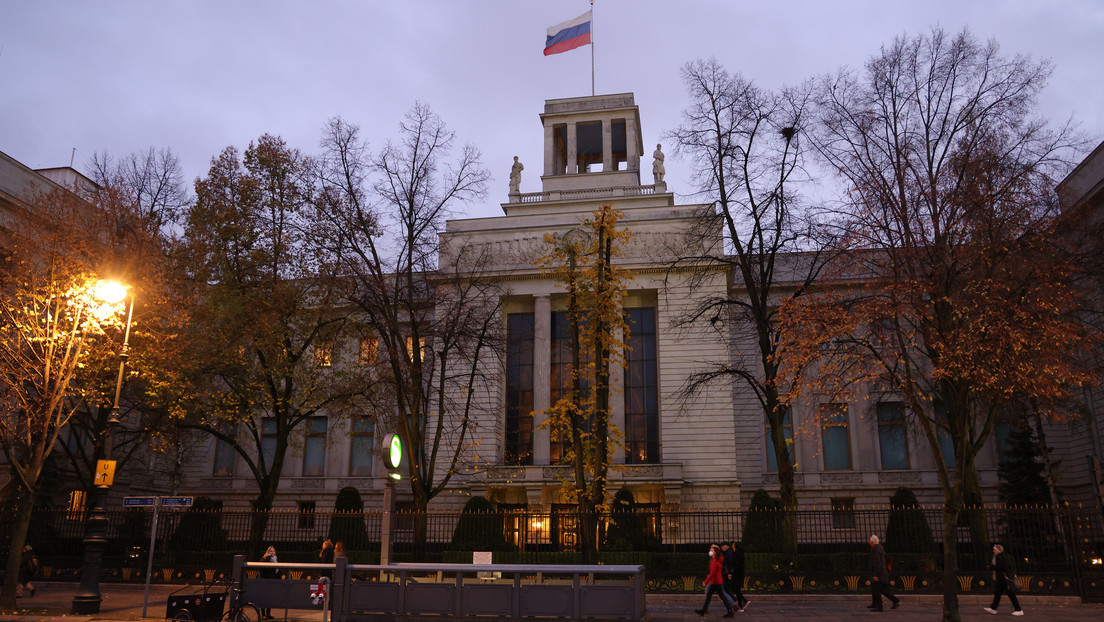 Alemania anuncia la decisión de expulsar un "número significativo" de diplomáticos de la Embajada de Rusia en Berlín