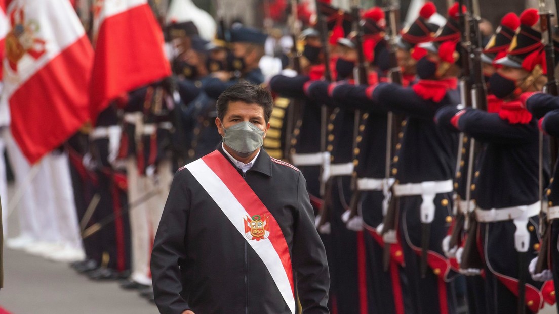 Crisis política en Perú: nueva jornada de tensión mientras aumentan los reclamos para que Castillo renuncie a la presidencia