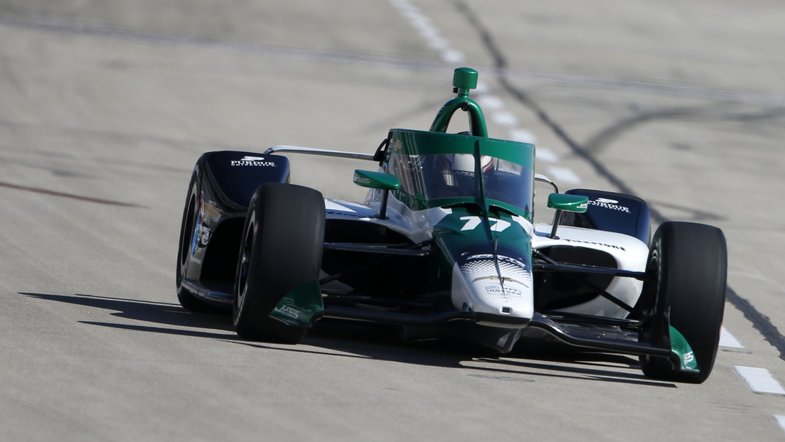 VIDEO: Un piloto se salva de ser golpeado en la cara por una varilla gracias al 'escudo' de los bólidos de la IndyCar