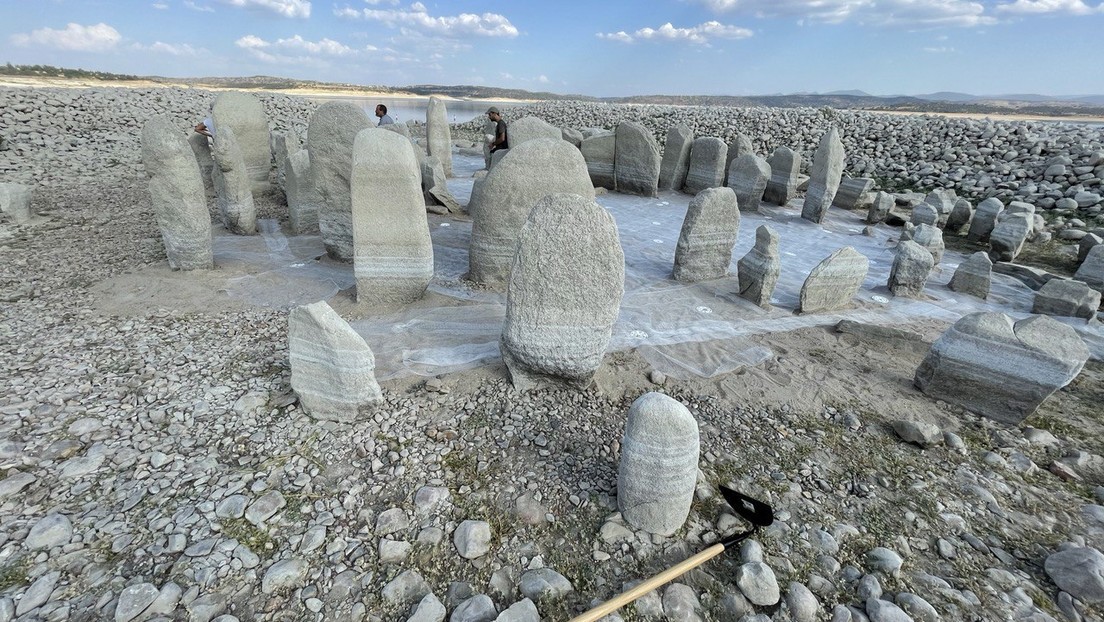 Las desoladoras imágenes de la sequía extrema en España: pueblos y monumentos que emergen y humedales que se secan