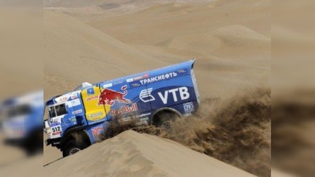 Un ruso acaba segundo en la prueba de camiones del Dakar