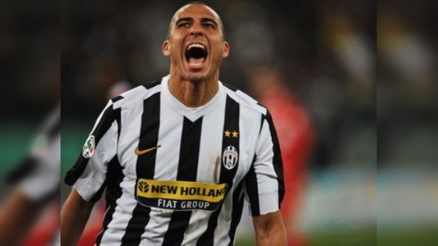 David Trezeguet firma por dos años y medio con River Plate