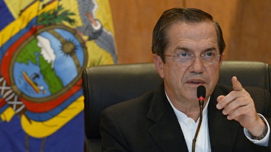 Ecuador denuncia el hallazgo de un micrófono oculto en la embajada en Londres