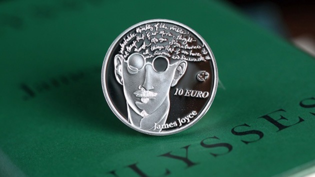 Venden la moneda conmemorativa de Joyce con una cita errónea de su obra 'Ulises'