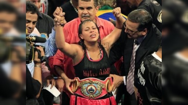 La boxeadora colombiana Enis Pacheco, campeona mundial de peso ligero
