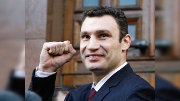 Vitali Klichkó defendió con éxito su título de campeón mundial