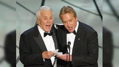 Kirk Douglas galardonará a su hijo Michael con su premio personal